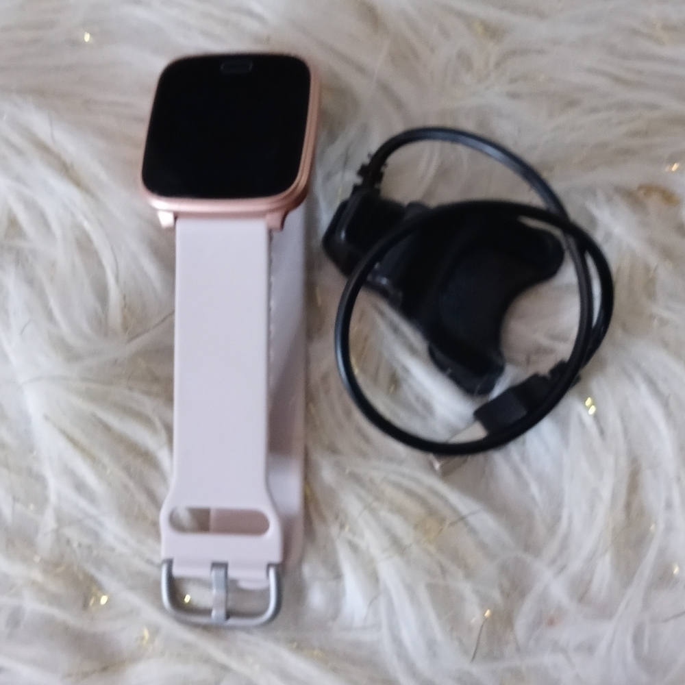 Smartwatch - Picture 2 of 2